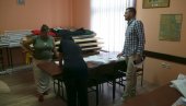ПРИБОР ЗА ЂАКЕ РОМСКЕ НАЦИОНАЛНОСТИ: Обезбеђено 250 пакета за ученике у Смедеревској Паланци