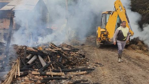 VATRA PROGUTALA FARMU, SPASENO 48 ŽIVOTINJA: U Bistrici požar uništio veliku farmu krava porodice Aličković (FOTO)