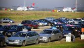 NOVA PRAVILA ZA TAKSISTE NA AERODROMU: Pred odbornicima izmene odluke o prevozu ispred vazdušne luke u Surčinu