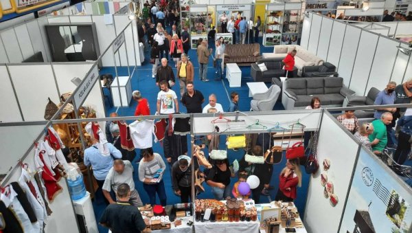 ОТВОРЕН 15. ДЕВЕНТСКИ САЈАМ ПРИВРЕДЕ И ТУРИЗМА:Учествује више од 100 излагача из регије и иностранства (ФОТО)