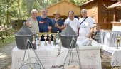 „JASENOVO OKTOBAR FEST“ IPAK U AVGUSTU: Na plaži Gat okupili se ljubitelji domaće hrane i pića