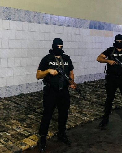 Полиција са пушкама на улицама: Хаос у Беранама - постоји опасност да ће се догодити терористичи напад