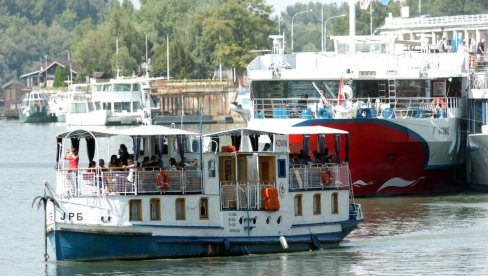 VESIĆ OTKRIO: Evo kada će brodovi u Beogradu početi da prevoze putnike