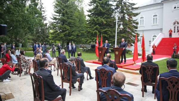 ЕРДОГАН СА ЦЕТИЊА: Турска има историјску одговорност према Балкану (ФОТО)