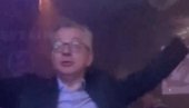 ZABRANA IZLASKA U KLUBOVE ZA STARIJE OD 40 GODINA? Snimak ministra u provodu izazvao buru u Britaniji - poznati podržali inicijativu