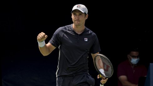 ЛАЈОВИЋ ПОБЕДИО НА СТАРТУ ЈЕ-ЕС ОПЕНА: Српски тенисер одиграо добар меч и савладао Француза