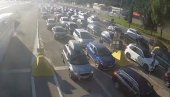 GUŽVA NA GRANIČNIM PRELAZIMA: Putnička vozila čekaju i po tri sata