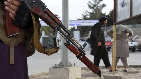 SNAŽNA EKSPLOZIJA U KABULU: Talibani razmenjivali vatru sa teroristima Islamske države