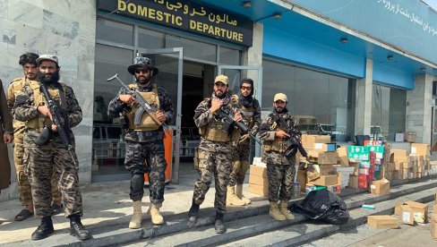 НЕСЛАГАЊА ОКО БРОЈА ПОГИНУЛИХ: Исламска држава преузела одговорност за бомбашки напад у Кабулу