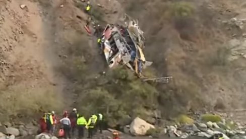 TRAGEDIJA: Autobus pao u provaliju duboku 200 metara, najmanje 29 mrtvih