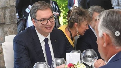 SVEČANI RUČAK NAKON BLEDSKOG FORUMA: Vučić posle velikog uspeha na kratkom predahu sa predsednikom Slovenije (FOTO)