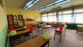 СВИ ЂАЦИ У КЛУПАМА: Новосадске школе спремне за непосредну наставу