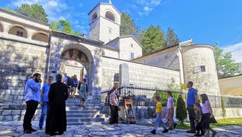 UMESTO DA GA VRATE SPC - MANASTIR DRŽAVNI: Svetinja na Cetinju sačuvana od Komita i CPC, ali nije upisana na Mitropoliju crnogorsko-primorsku