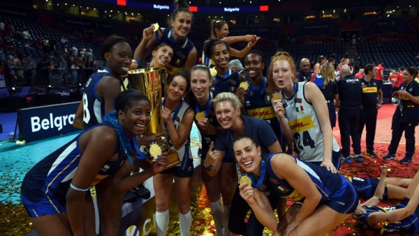 ДАВИДЕ МАЦАНАТИ ВОДИЋЕ И ДАЉЕ АЗУРИНЕ: Председник ОС Италије Ђузепе Манфреди тврди да неће бити промена на клупи одбојкашица