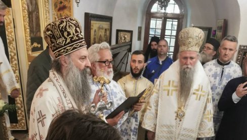 OVO JE RASPETA ZEMLJA: Jake reči patrijarha Porfirija nakon ustoličenja mitropolita Joanikija