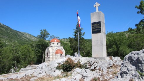 DA SE ZLOČIN NIKADA NE PONOVI: Studenti iz Niša obilaze srpska stratišta u Srpskoj, gde su ustaše mučki ubijale naš narod