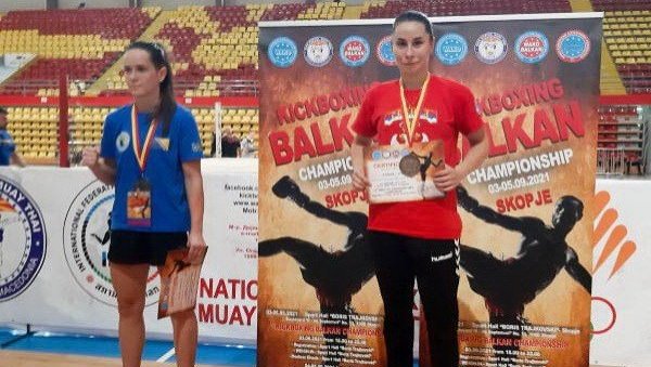 ЗОРАНА НИКОЛИЋ ШАМПИОН БАЛКАНА: Кик боксерка из Житишта освојила злато у Скопљу