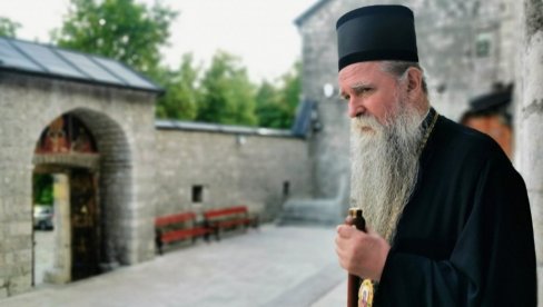MITROPOLIT JOANIKIJE NAKON USTOLIČENJA: Radićemo na tome da vratimo kapelu na Lovćen, to je veliki greh napravljen Crnoj Gori
