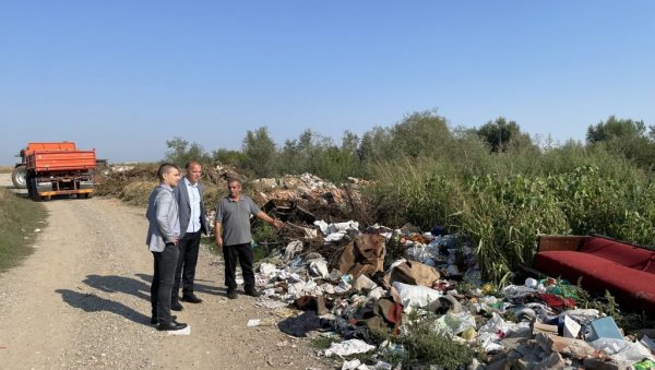 ПЛАЋАЈУ ГРАД И ДРЖАВА: Чишћење илегалних депонија у Рибарима код Шапца