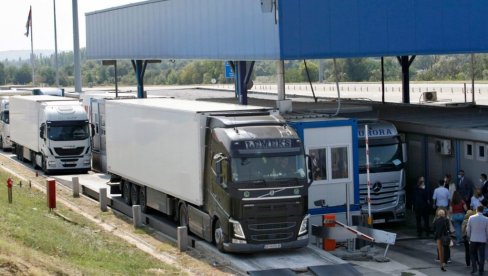 НА ХОРГОШУ СЕ ЧЕКА ПЕТ САТИ: Ево какво је тренутно стање на границама