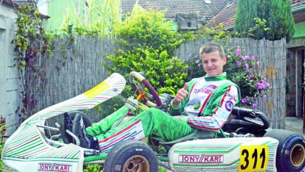 ГУБИ САМО КАД МУ КАРТИНГ ЗАТАЈИ: Млади Игор Тешевић (13) велика нада ауто-спорта, такмичи се у сениорској конкуренцији