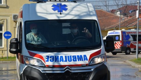MUŠKARAC PREMINUO ISPRED KOVID AMBULANTE: Tužna scena na Voždovcu, lekari pokušali reanimaciju