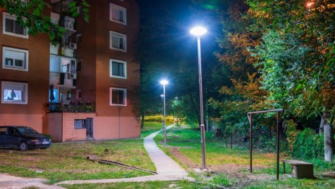 NOVO OSVETLJENJE U VINČI: Svetosavska ulica konačno osvetljena
