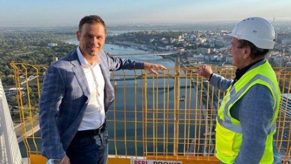 СПЕКТАКУЛАРАН ПОГЛЕД НА НАШ ГРАД: Министар Мали обишао градилиште на врху Куле Београд