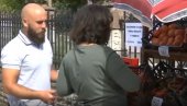 POSLUŽITE SE SAMI, KUPITE, A NOVAC UBACITE U SANDUČE: Povratnici iz Kanade kod Kraljeva prodaju voće i povrće na poverenje (FOTO)