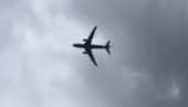 SCENA PREPLAŠILA GRAĐANE: Erbas u niskom letu iznad Pariza, pratio ga lovac - otkriveno ko je bio u letelici (VIDEO)