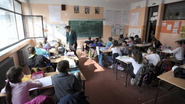 НОВА ОДЛУКА ЗА ЂАКЕ: Министарство просвете објавило како ће деца следеће недеље ићи у школу