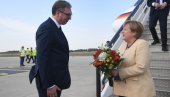 DŽENTLMENSKI POTEZ PREDSEDNIKA: Evo kako je Vučić dočekao Angelu Merkel (FOTO)