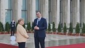 BEOGRAD JE DANAS POSEBNO LEP! Vučić objavio snimak sa Angelom Merkel - Nikada nećemo zaboraviti koliko je pomogla Srbiji (VIDEO)