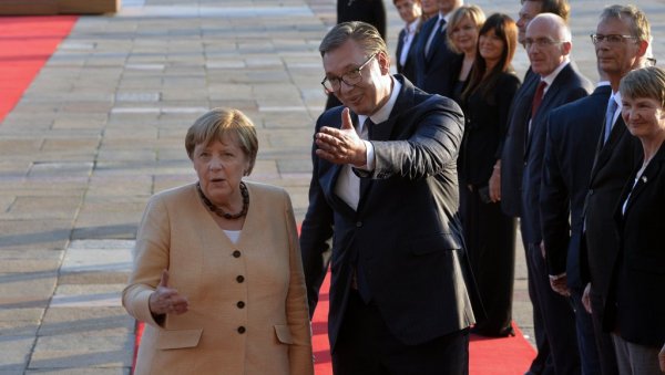 ВУЧИЋ НЕ ДАЈЕ ЛАЖНА ОБЕЋАЊА: Овако Ангела Меркел говори о председнику Србије