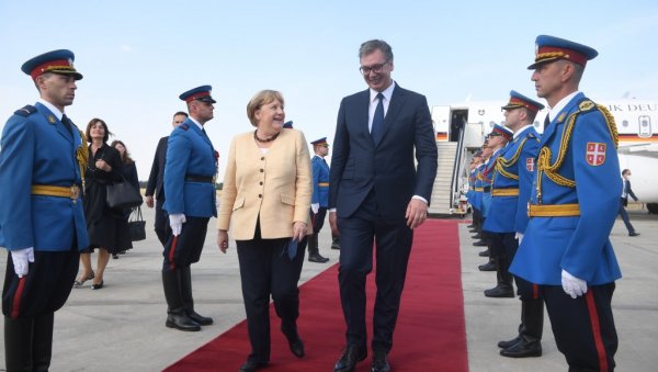 НАШ ЈЕ ИНТЕРЕС ДА СРБИЈА БУДЕ У ЕУ: Меркелова после састанка са Вучићем у Београду означила стратешке приоритете
