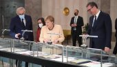 DOKUMENTA O ODNOSIMA SRPSKOG I NEMAČKOG NARODA: Vučić i Merkelova posetili izložbu Državnog arhiva Srbije