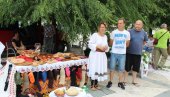 KRUŠEVLJANI BIRAJU NAJLEPŠU ČARAPU: Na platou ispred Kulturnog centra održavaju se Čarapanski dani
