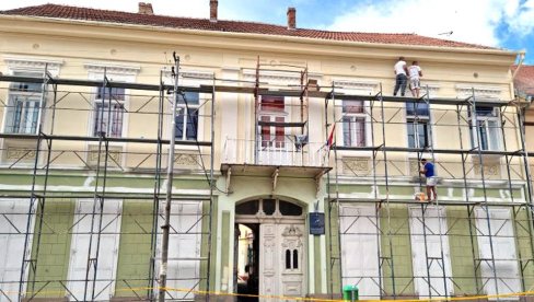 STARA DAMA U NOVOM RUHU: Počela rekonstrukcija fasade Istorijskog arhiva u Beloj Crkvi