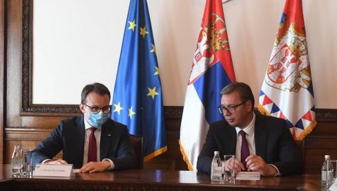 VAŽAN SUSRET: Vučić sa predsedništvom Srpske liste i kandidatima za gradonačelnike na Kosovu i Metohiji