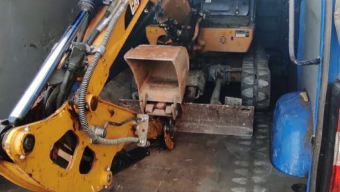 KRALI MAŠINE PO INOSTRANSTVU: Uhapšena dvojica muškaraca pod sumnjom da su izvršili više krivičnih dela