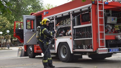 ODRŽAN ZBOR: Profesionalni vatrogasci u Kikindi obeležili svoj dan i slavu