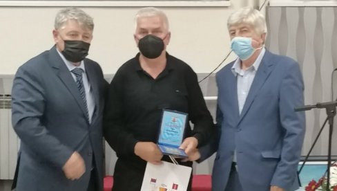 POSTHUMNO PRIZNANJE PILOTU: Kapetan Zvonko Vasiljević nagrađen povodom Dana opštine Maloi Zvornik