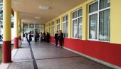 OSNOVCI U PARAĆINU PONOVO U KLUPAMA: Sedmaci i osmaci od ponedeljka u školi po starom, srednjoškolci će po kombinovanom modelu
