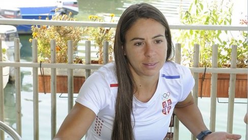U RINGU KRAJ SAVE CRPIM SNAGU Nina Radovanović, prva srpska bokserka koja je učestvovala na Olimpijskim igrama, ugostila ekipu Novosti