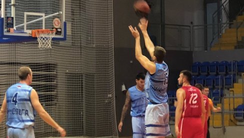 SLOGA BOLJA OD NAPRETKA: Prijateljska košarkaška utakmica u Kraljevu