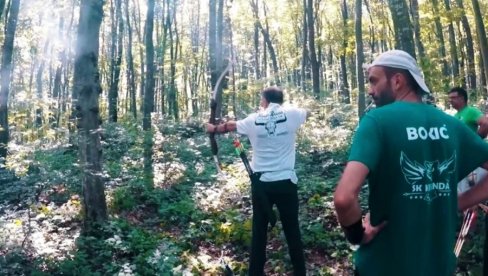 STRELIČARSKI TURNIR NA GRZI: Šezdesetak takmičara lukom i strelom gađaće makete životinja