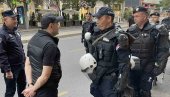 BEZBEDNOST NEMA CENU! Vulin obišao pripadnike policije koji su obezbeđivali današnje skupove u Beogradu (FOTO)