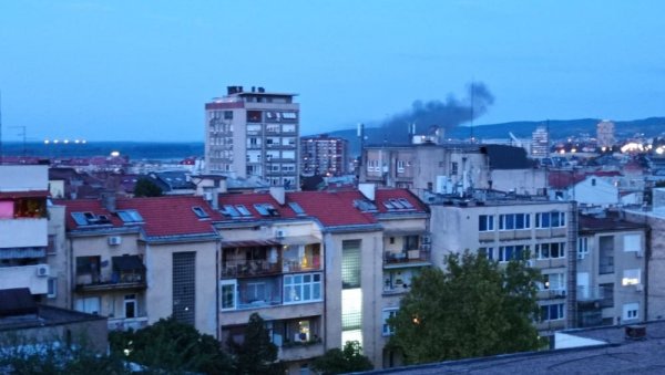 ПОЖАР У БЕОГРАДУ: Ватра букти на Палилули, дим се види из центра (ФОТО)