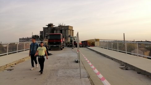 ZAVRŠETAK NADVOŽNJAKA U OKTOBRU? Novi rok za kraj sanacije mosta preko pruge u Mladenovcu, dugog 50 metara