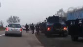 SRBI NA KiM UZNEMIRENI: 20 vozila specijalne jedinice Rosu zauzelo Jarinje i Brnjak (VIDEO)